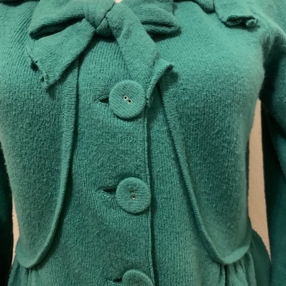 Anthropologie Charlie & Robin Green Bow Button Front Cropped Sweater ¾ Sleeve - Picture 5 of 13